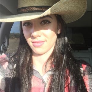 Meet your Posher, Jesenia